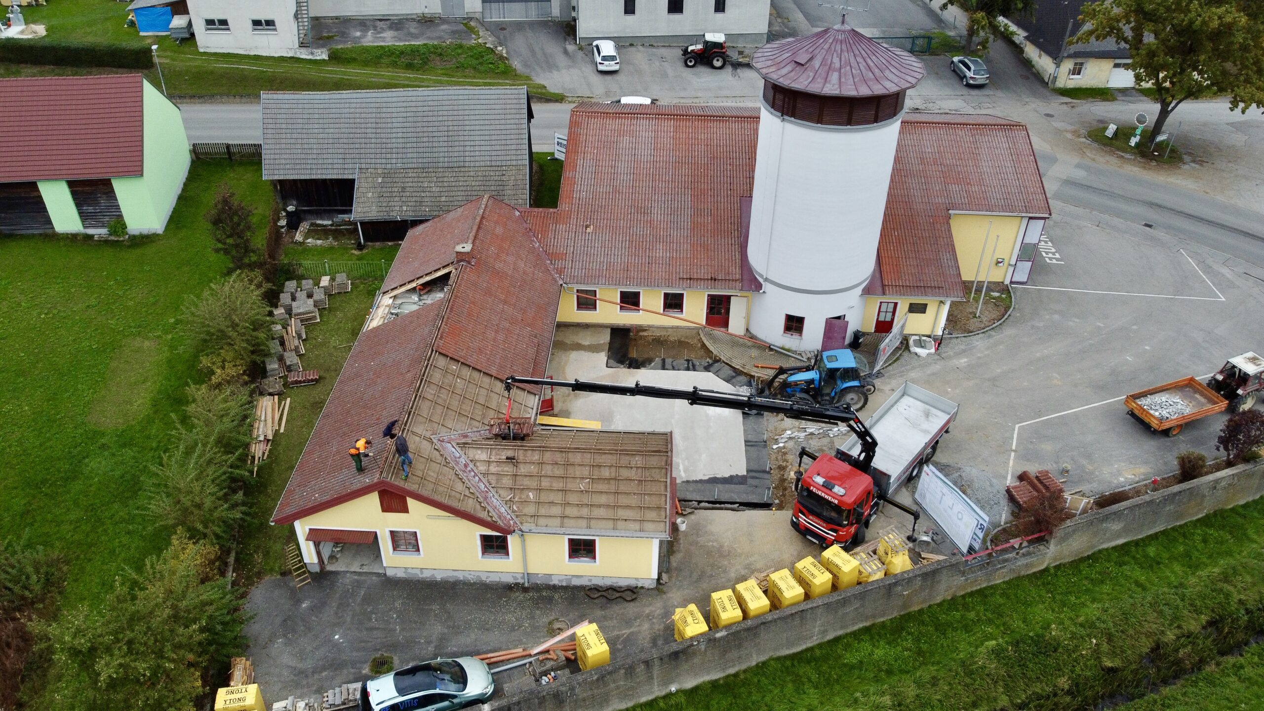 Umbaustart beim Feuerwehrhaus Vitis