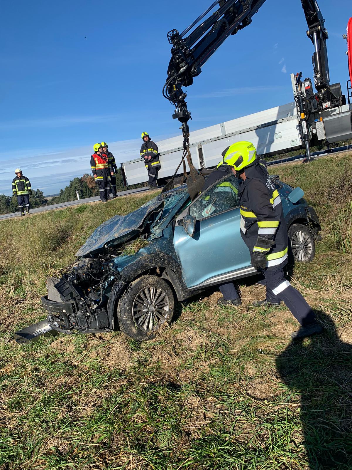 T1-Fahrzeugbergung zwischen Vitis und Grafenschlag